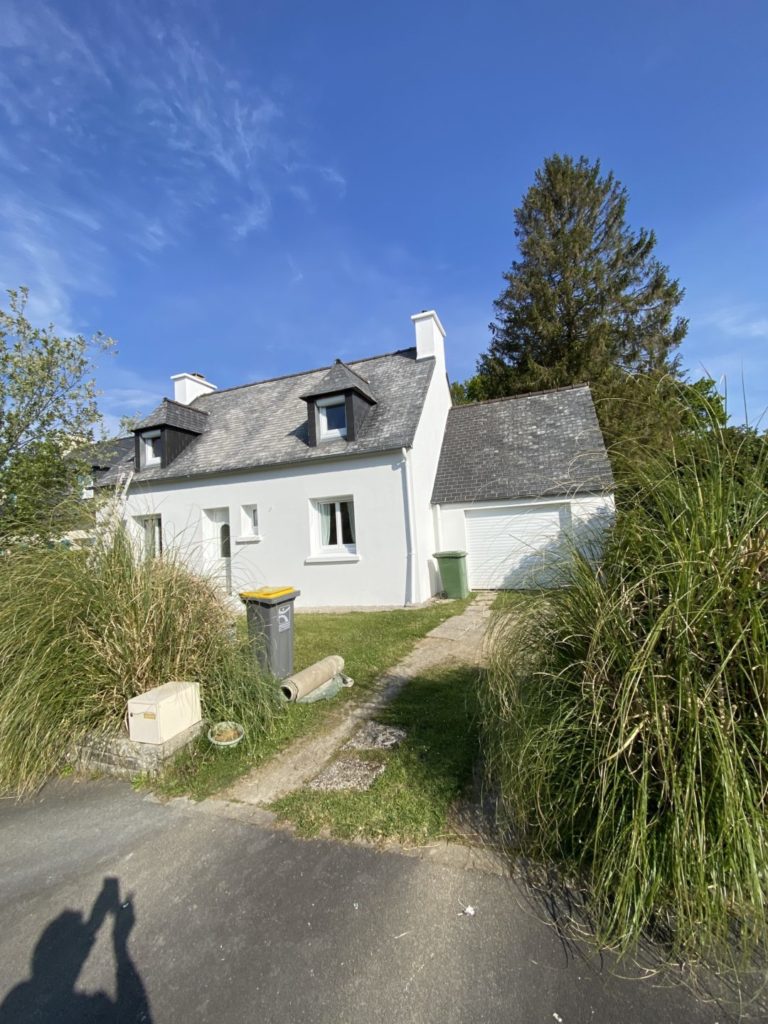 Pose de résine sur toiture Guimiliau (1)