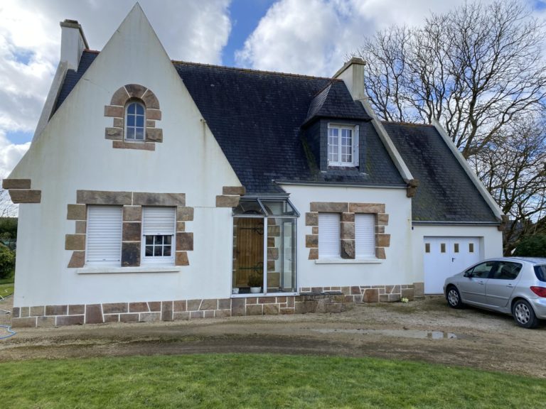 Ravalement façade et nettoyage toiture Lesneven (1)