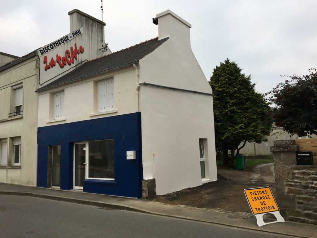 Ravalement facade et pignon salon de coiffure Ploudalmezeau 2 - Réalisations - Morlaix Brest