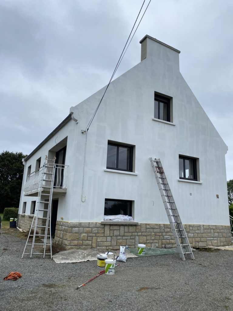 Ravalement façade hydrofuge sur pierres de taille Plougastel-Daoulas (2)