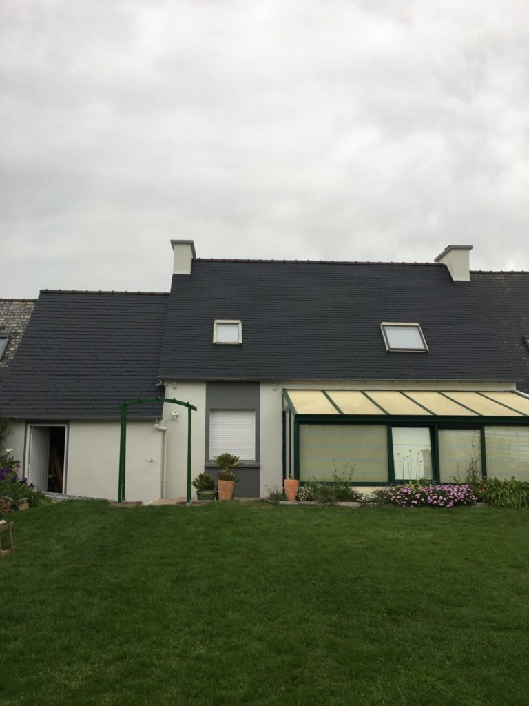 Ravalement façade pignon et pose de résine sur toiture Guipavas (4)